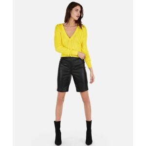 Express x Olivia Culpo Yellow Ribbed V-Neck Sweater – Size M